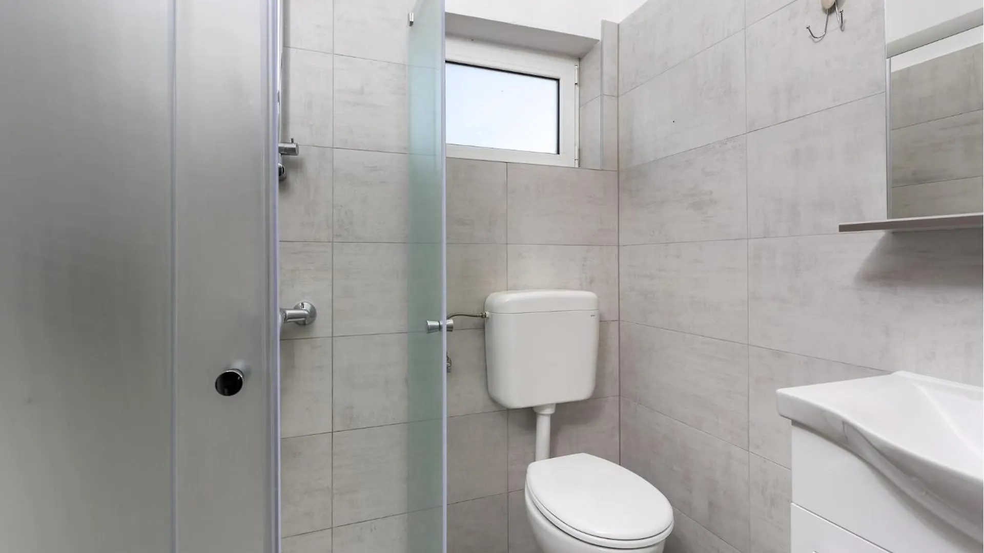 Amazing Apartment In Barbat With 2 Bedrooms, Wifi And Outdoor Swimming Pool Barbat na Rabu Croatia