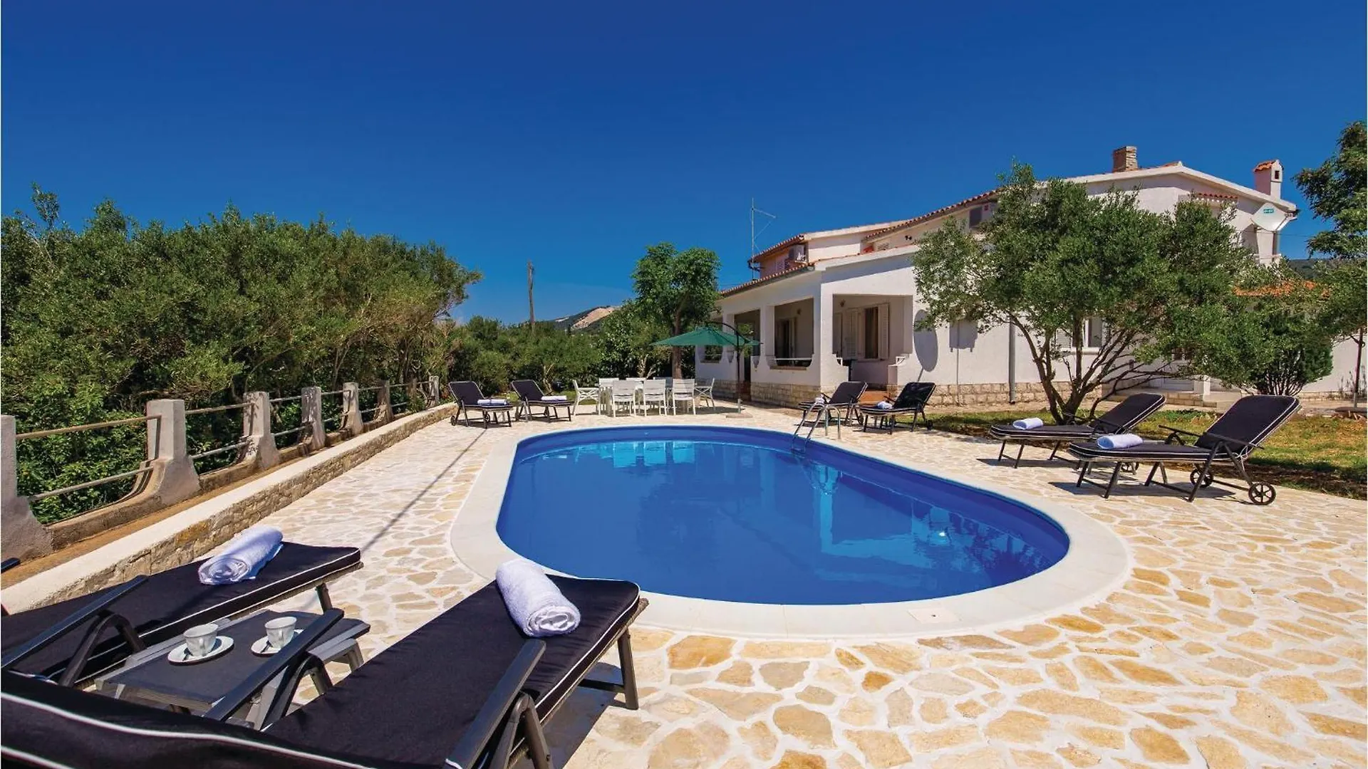 Amazing Apartment In Barbat With 2 Bedrooms, Wifi And Outdoor Swimming Pool Barbat na Rabu 0*,