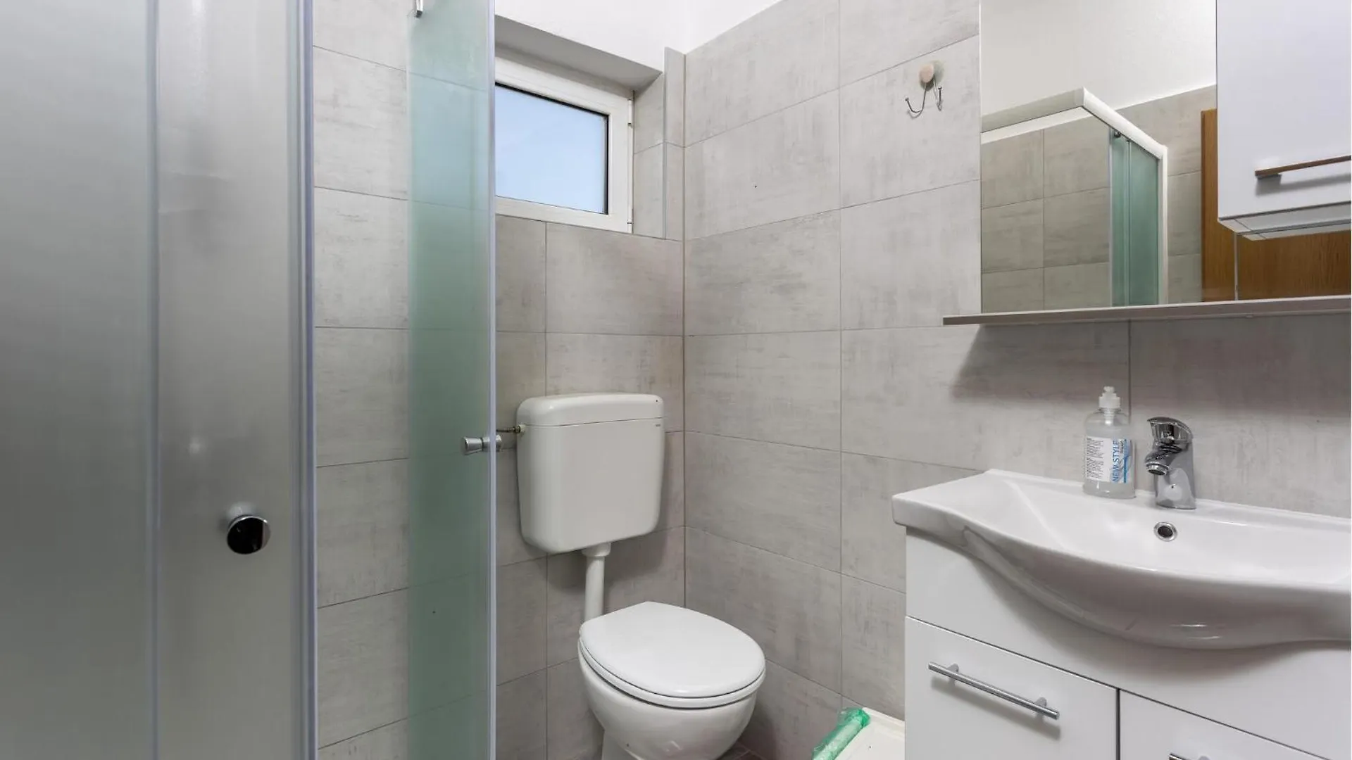 Amazing Apartment In Barbat With 2 Bedrooms, Wifi And Outdoor Swimming Pool Barbat na Rabu