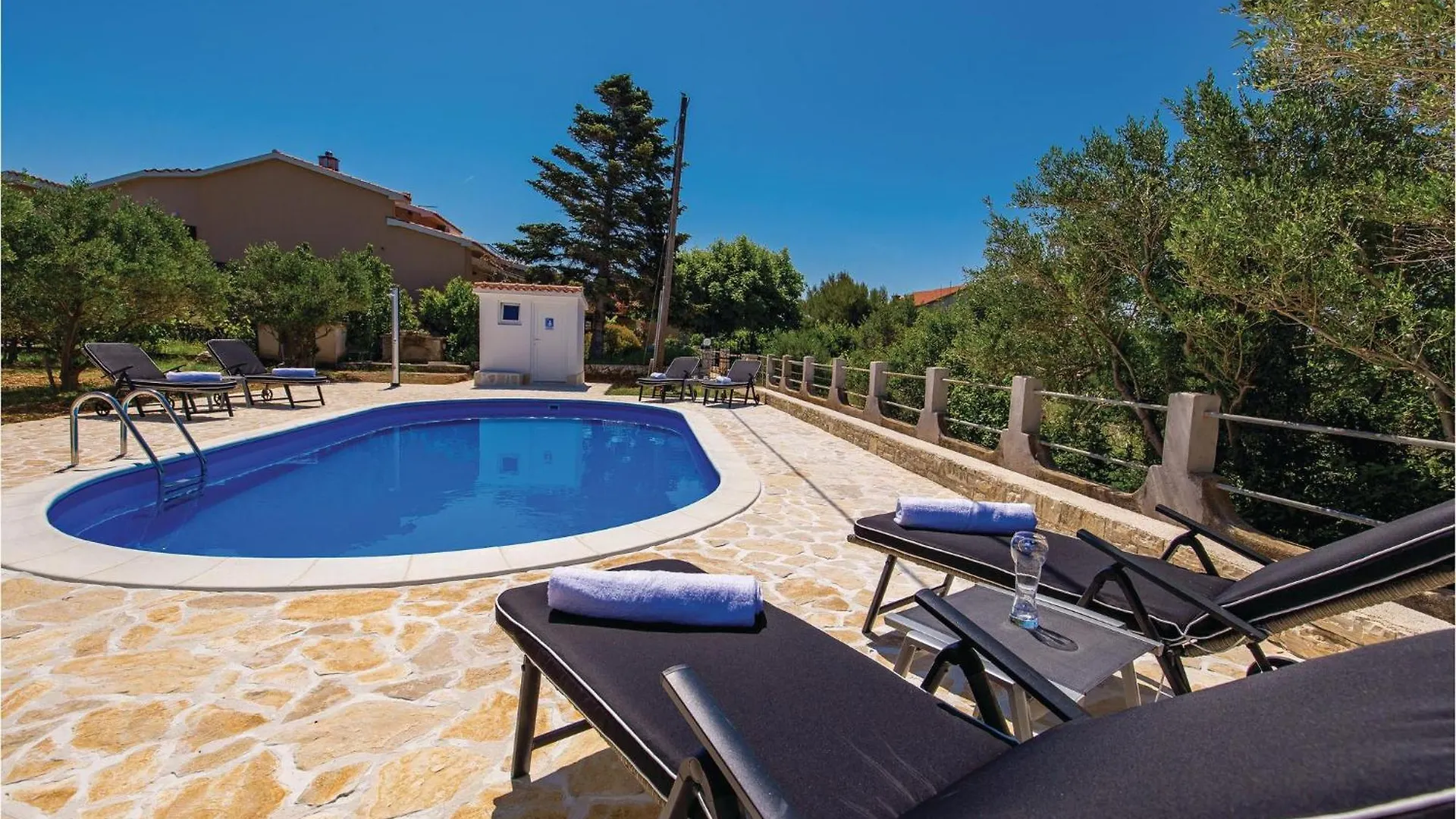 Amazing Apartment In Barbat With 2 Bedrooms, Wifi And Outdoor Swimming Pool Barbat na Rabu 크로아티아