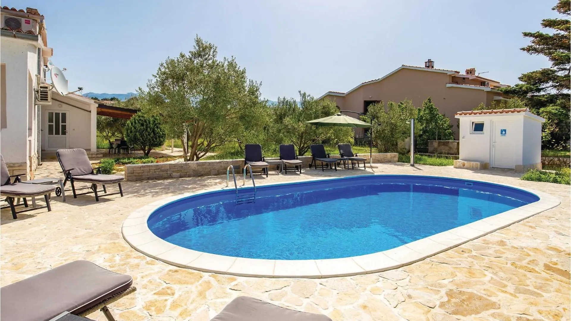 Amazing Apartment In Barbat With 2 Bedrooms, Wifi And Outdoor Swimming Pool Barbat na Rabu